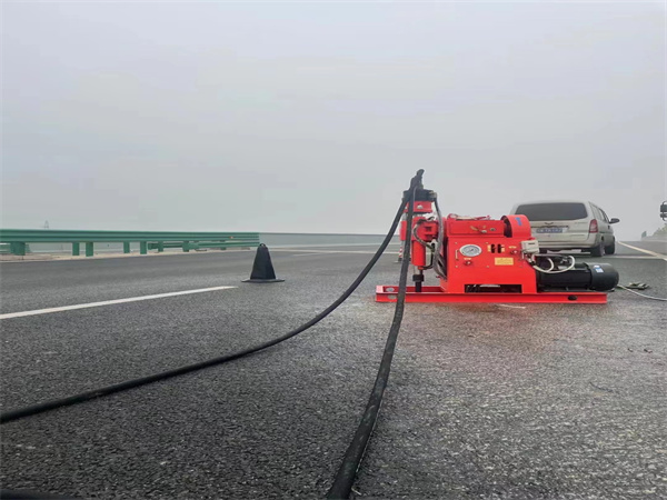 古镇镇马路路基路面开裂下沉注浆加固灌浆