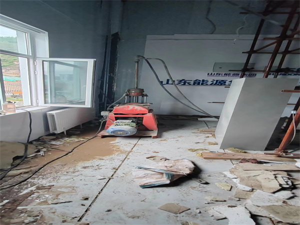 古镇镇地基基础下沉墙体裂缝加固注浆顶升施工